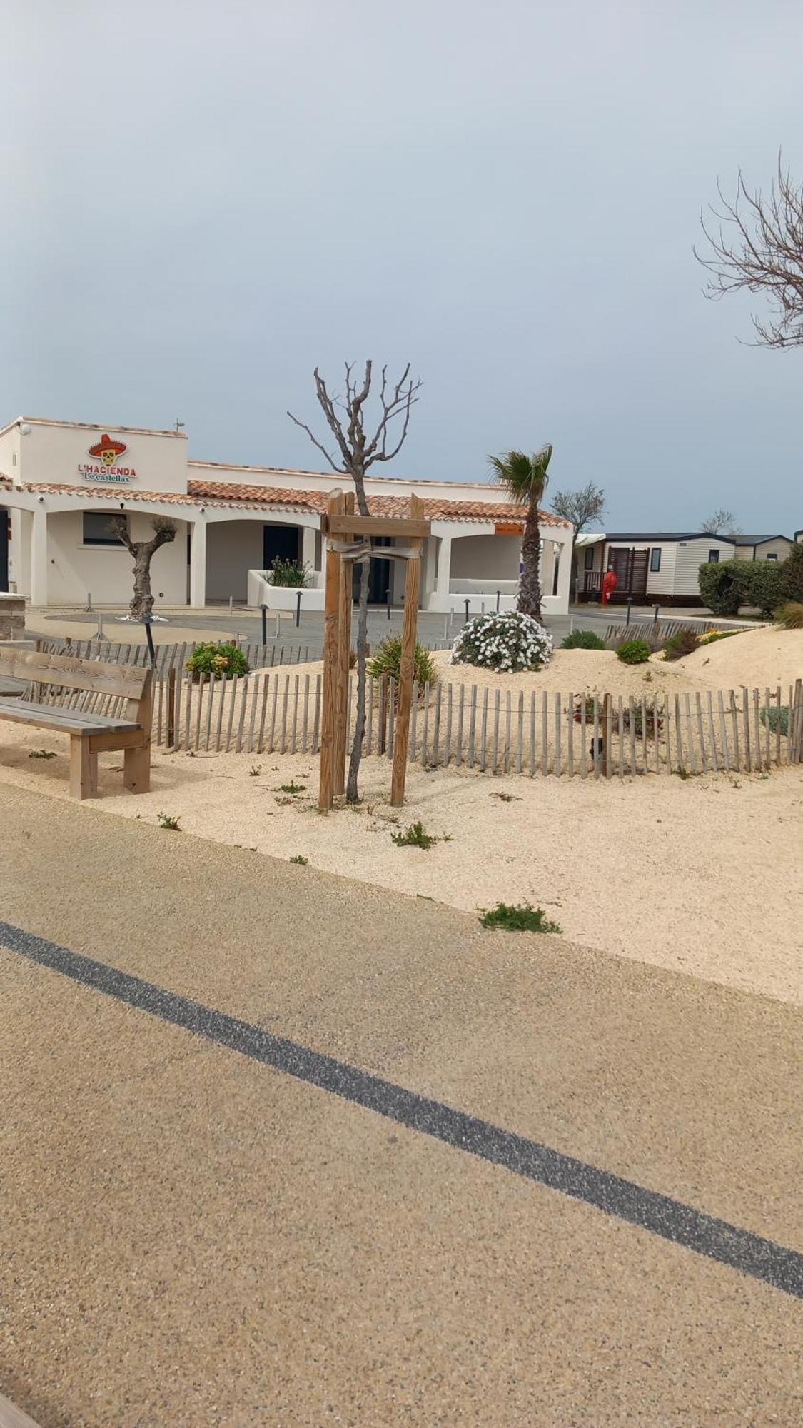 Mobil Home Le Castellas Bertrand /Stehlin Sète Exteriér fotografie